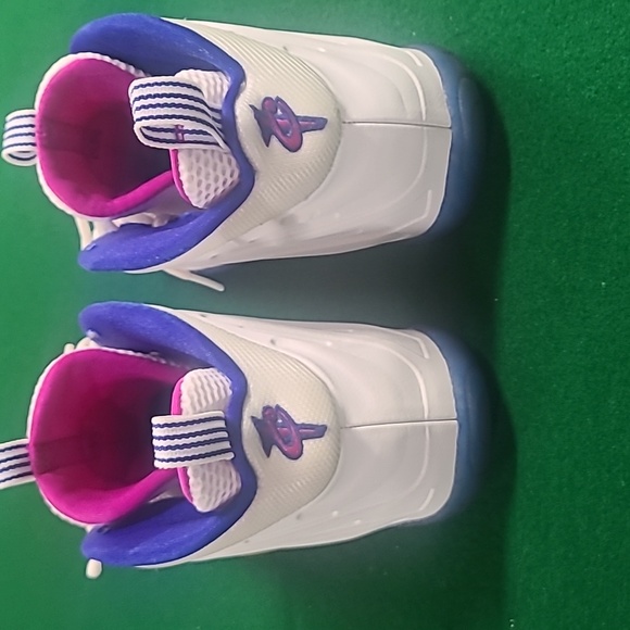 NIKE Shoe Size 8 - Picture 2 of 9